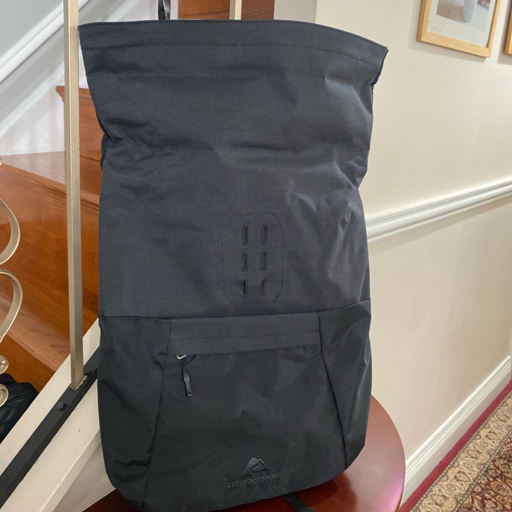 Ozark Trail Bell Mountain  Roll Top Daypack in black - Picture 7 of 12